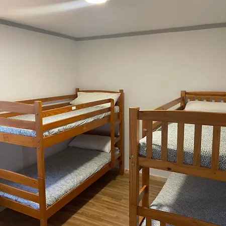 Eco-hostel La Casa ホステル *