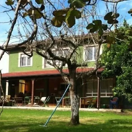 Eco-hostel La Casa Albergue Poo De Llanes